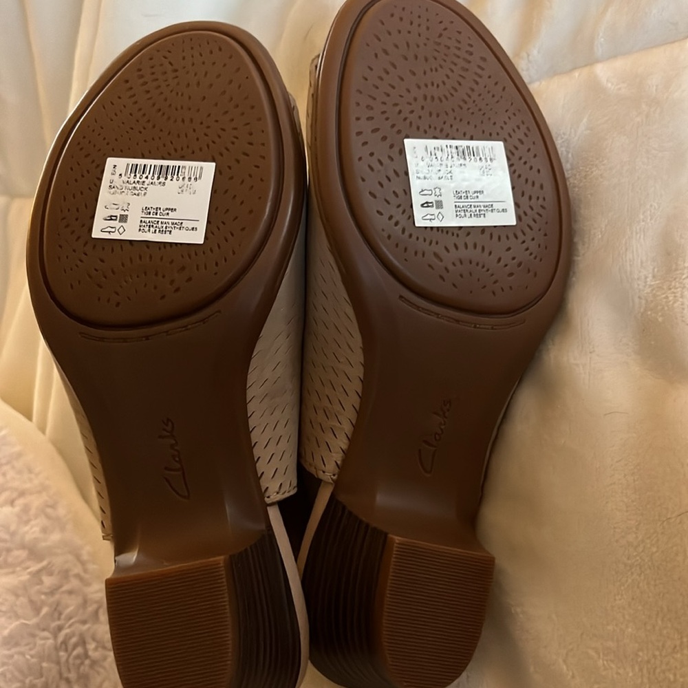 Nwt Collection By Clarks Open Toe Bootie. - image 7